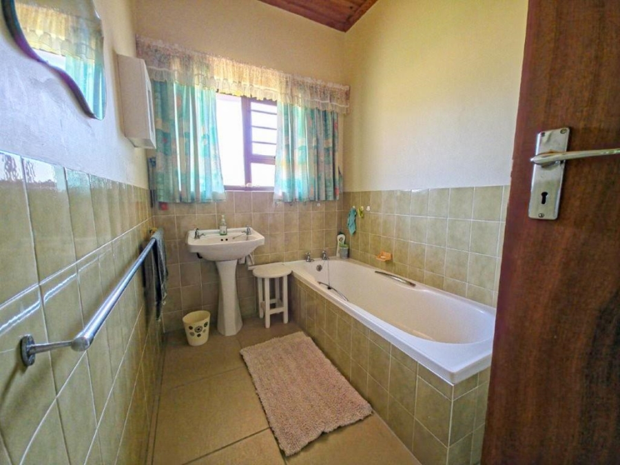 5 Bedroom Property for Sale in Jongensfontein Western Cape